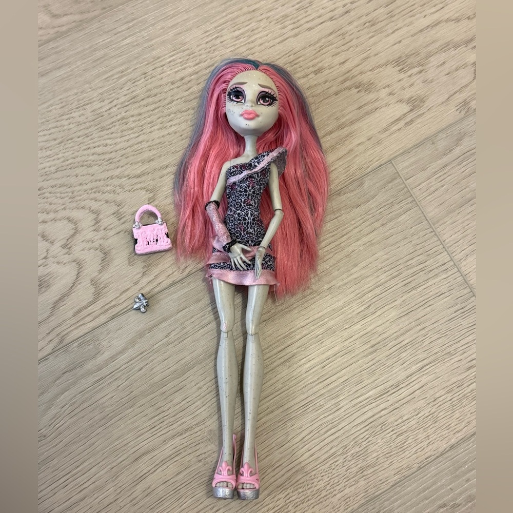 Monster High Ghouls Night Out Rochelle Goyle Missing Wings